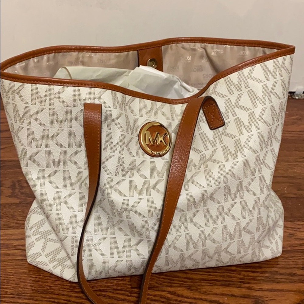 Micheal Kors Tote